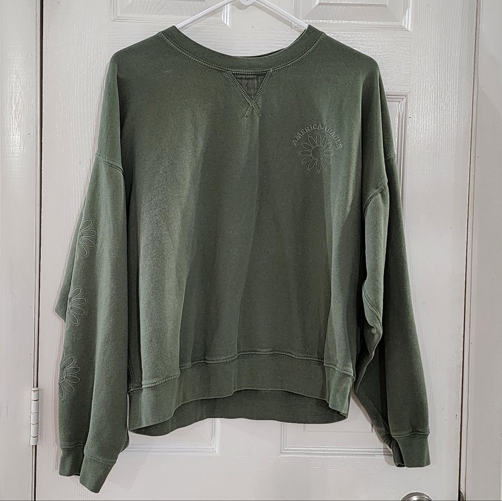 Olive Green Women's Graphic Crewneck Sweatshirt